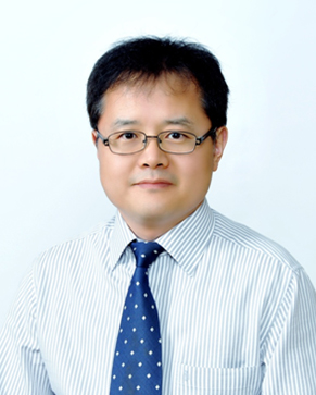 이지신교수님 사진