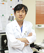 윤 웅교수님 사진