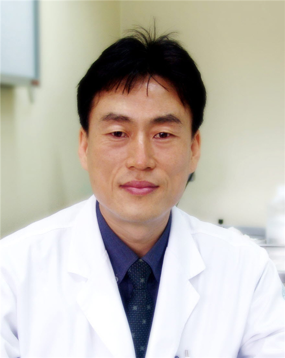 김석모교수님 사진