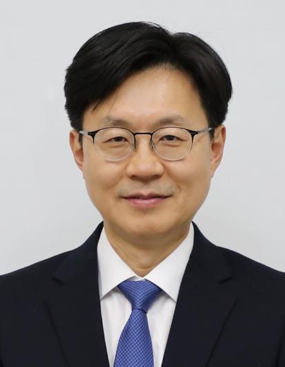 윤경철교수님 사진