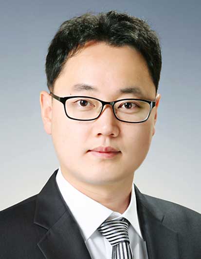 현 훈교수님 사진